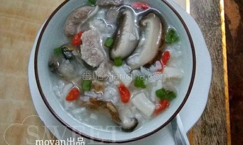 How to Make Delicious Dried Scallop,Tender Chicken,and Shiitake Mushroom Clay Pot Rice Porridge
