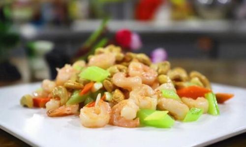 Mastering the Art of Delicious Cashew Nut and Shrimp Stir-Fry