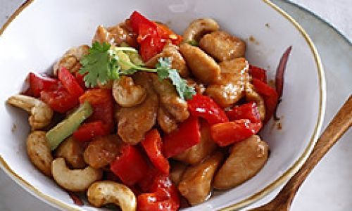 A Culinary Delight:The Art of Making Cashew Chicken Stir-Fry