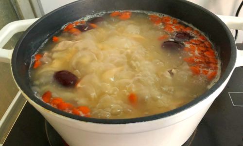Mastering the Art of Making the Most Delicious Pork Stomach Soup for Stomach Health