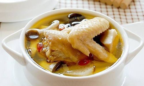 Essential Ingredients for a Nourishing Traditional Chicken Soup