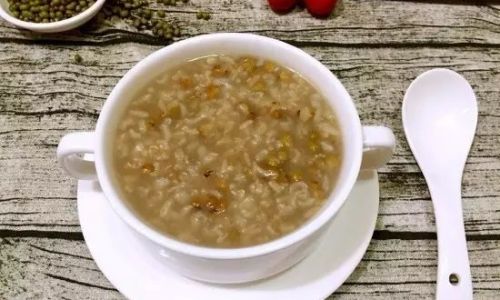 The Proper Way to Cook Mung Bean Porridge Using a Health Pot