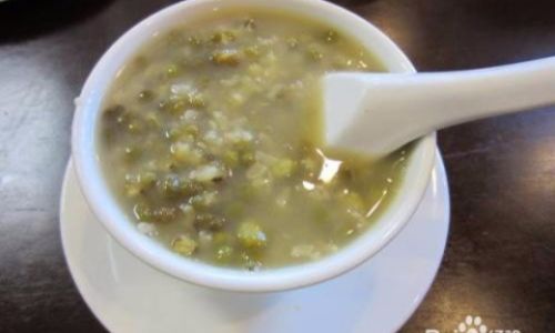 The Proper Way to Cook Mung Bean Porridge Using a Health Pot