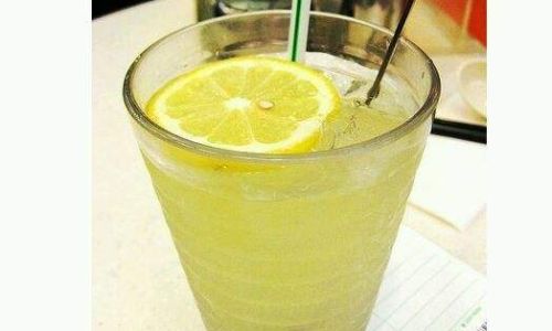 Crafting a Nourishing Honey-Lemon Water:A Holistic Guide to Wellness