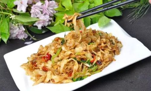 Crafting the Perfect Juice for Yangyu Caca Potato Pancake)A Culinary Exploration