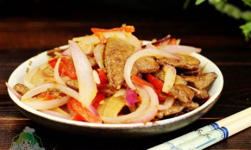 Mastering the Art of Stir-Frying Pork Liver with Onions:A Culinary Delight