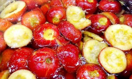 To Peel or Not to Peel:Unraveling the Mystery of Eating Hawthorn Berries