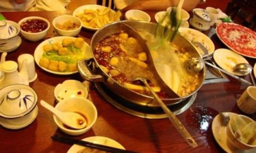 The Art of Savoring Hot Pot:A Comprehensive Guide to Enjoying This Communal Culinary Delight