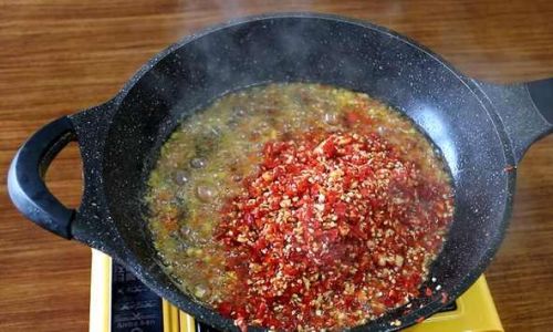 How to Make Garlic and Chili Pepper Sauce:A Step-by-Step Guide