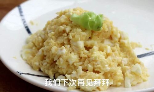 How to Make Garlic Mashed Egg Salad:A Culinary Delight