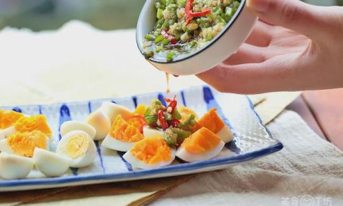 How to Make Garlic Mashed Egg Salad:A Culinary Delight