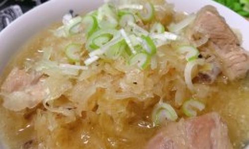 Mastering the Art of Making Sour Cabbage Stew with Pork Ribs