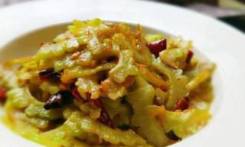 Mastering the Art of Stir-Frying Bitter Gourd:A Comprehensive Guide