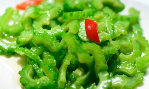 Mastering the Art of Stir-Frying Bitter Gourd:A Comprehensive Guide