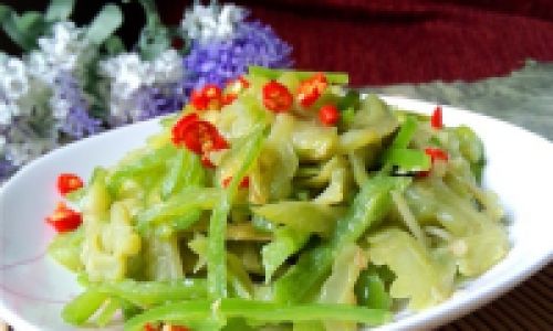 Mastering the Art of Stir-Frying Bitter Gourd:A Comprehensive Guide