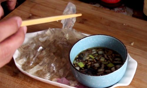 How to Make Crystal-Clear Pork Skin Jelly