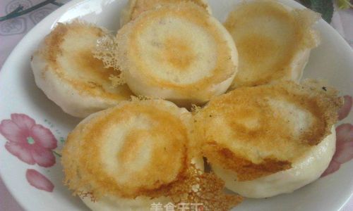 Mastering the Art of Making Pan-Fried and Water-Boiled Buns Shuijianbao)