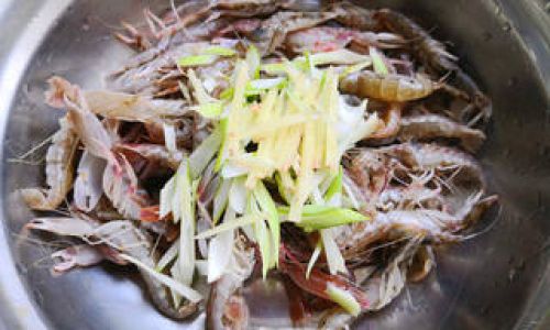 How to Make Raw and Crunchy Prawn Salad Gabeng Shrimp Salad)