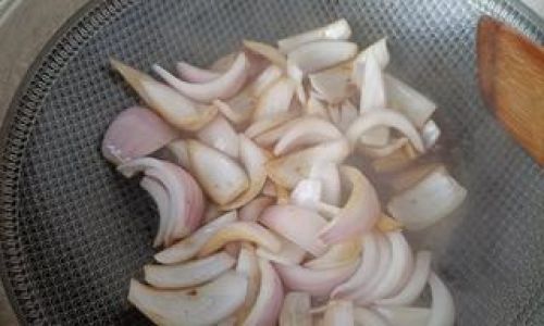 Mastering the Art:How to Cook Onions Without Them Turning Black