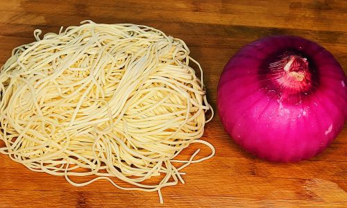 Mastering the Art of Making Onion Noodles:A Culinary Journey