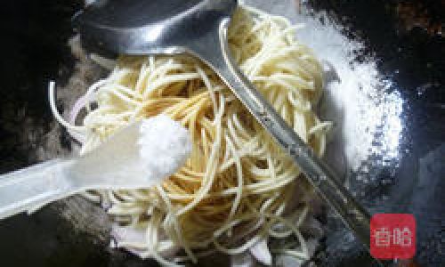 Mastering the Art of Making Onion Noodles:A Culinary Journey