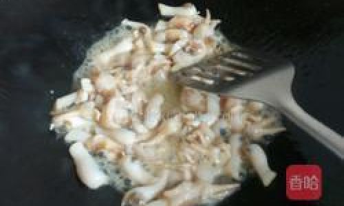 Mastering the Art of Cooking Onion and Clam Scrambled Eggs
