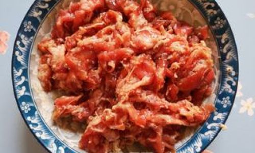 A Delicious and Tender Recipe for Stir-Fried Lamb Slices with Onions