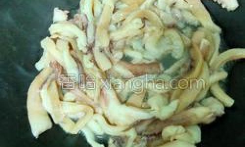 How to Cook Stir-Fried Prawns and Squid with Onions