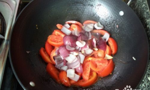 How to Make a Delicious Onion-and-Tomato Stir-Fry