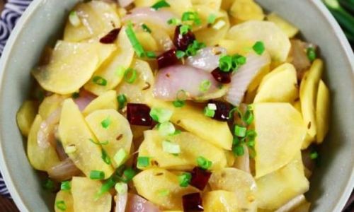 Mastering the Art of Making Onion-Fried Potato Slices:A Comprehensive Culinary Guide
