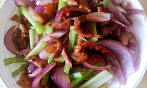 How to Make Shredded Pork with Onion Stir-Fry:A Culinary Delight
