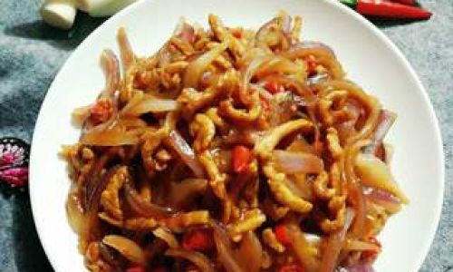 How to Make Shredded Pork with Onion Stir-Fry:A Culinary Delight