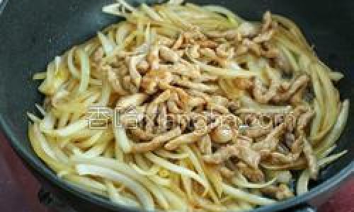 How to Make Shredded Pork with Onion Stir-Fry:A Culinary Delight