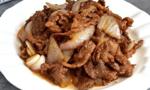 Mastering the Art of Stir-Frying Beef with Onions