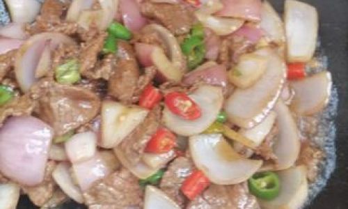 Mastering the Art of Stir-Frying Beef with Onions