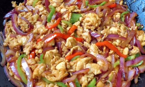 Mastering the Art of Making Delicious Scrambled Eggs with Onions