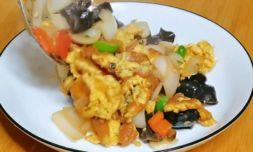 Mastering the Art of Making Delicious Scrambled Eggs with Onions