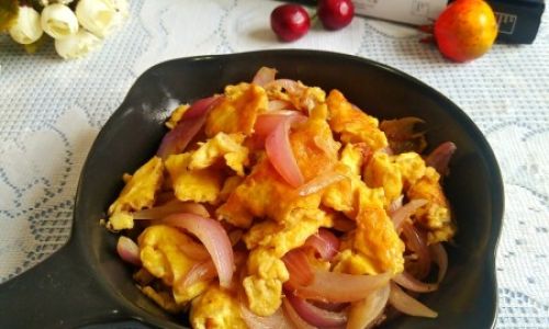 Mastering the Art of Making Perfect Scrambled Eggs with Onions