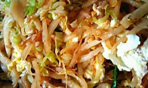 A Culinary Delight:Exploring the Art of Making Cabbage and Pancake Stir-Fry Cabbage Chaobing)