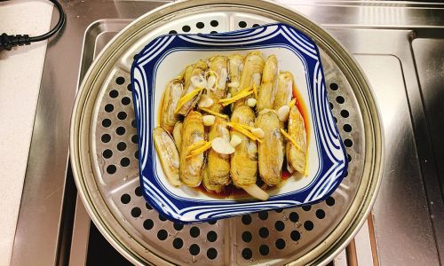 Mastering the Art of Steaming Razor Clams:Optimal Cooking Times and Techniques