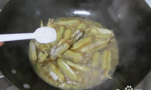 Mastering the Art of Cooking Razor Clams:Delicious Recipes and Expert Tips