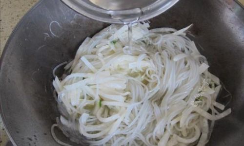 Mastering the Art of Crispy and Flavorful Chinese Black Vinegar Pickled Radish:A Step-by-Step Guide