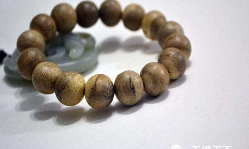 A Comprehensive Guide to Identifying High-Quality Agarwood Bracelets:Techniques and Expert Tips