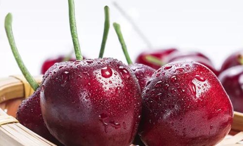 To Peel or Not to Peel:The Great Cherry Debate Unveiled