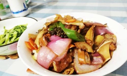 Mastering the Art of Crispy and Tender Stir-Fried Pig Stomach:Expert Tips and Techniques