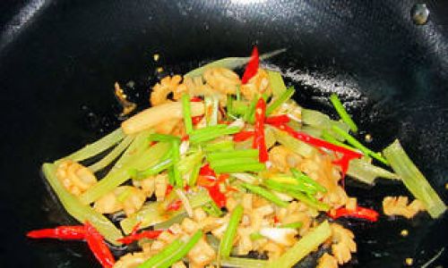 Mastering the Art of Stir-Fried Squid Rolls:A Step-by-Step Guide to Culinary Perfection