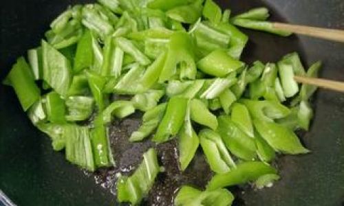 The Art of Stir-Fried Oil Gourd:A Traditional Chinese Recipe Explained