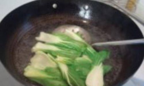 To Blanch or Not to Blanch:The Great Debate Surrounding Stir-Fried Bok Choy Preparation