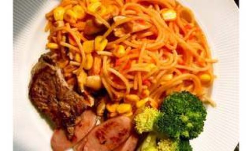 The Art of Stir-Fried Spaghetti:A Fusion of Cultures and Flavors