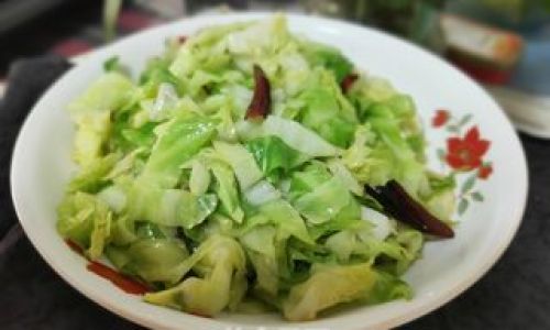 Mastering the Art of Stir-Fried Cabbage:A Guide to Creating a Delicious and Nutritious Dish